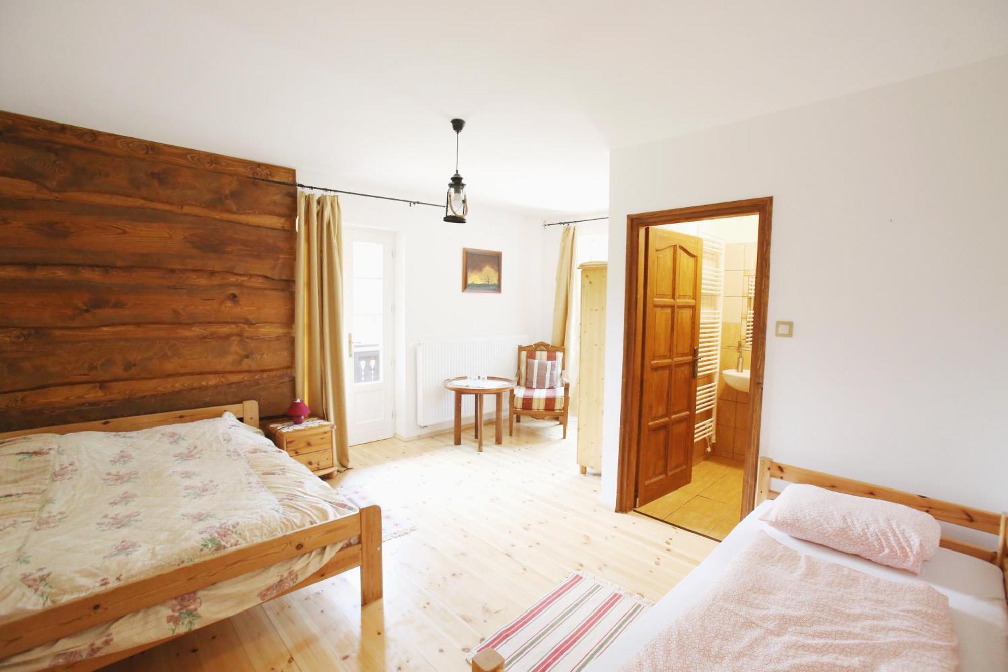 Hubertus Fogado Bed & Breakfast Csesznek Exterior foto