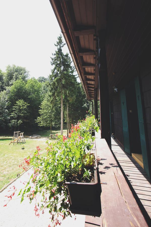 Hubertus Fogado Bed & Breakfast Csesznek Exterior foto